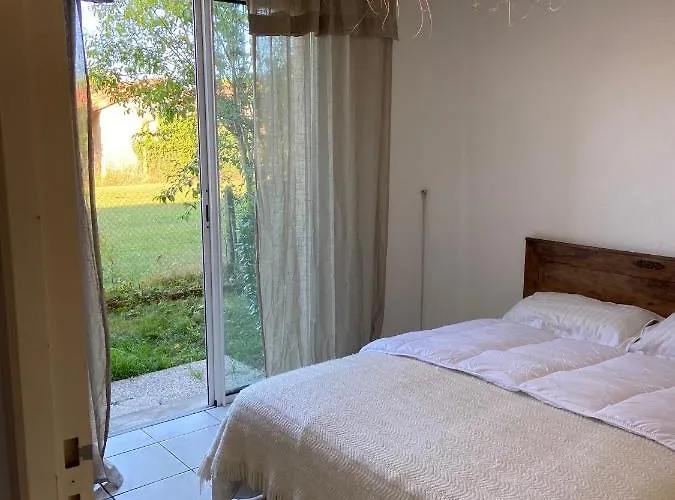 Grand En Calme Avec Piscine Appartement *